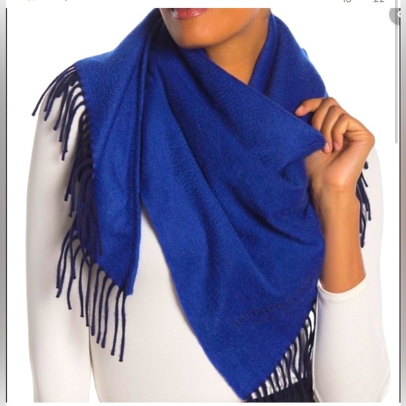 Burberry Cashmere Fringe Triangle Scarf⭐️AUTHENTIC ⭐️ - Picture 1 of 13